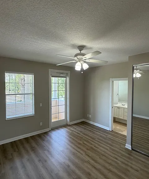 1547 Napoli Dr — Photo 18
