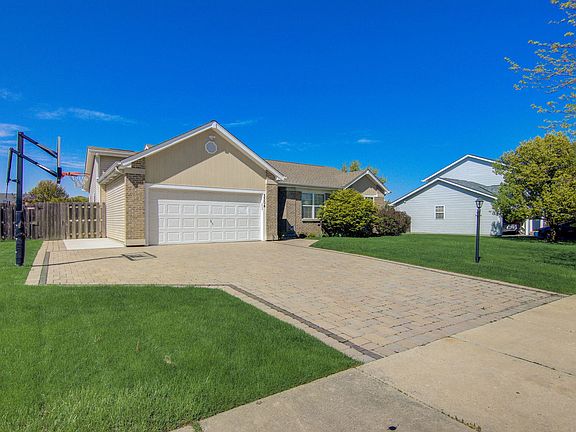 2nd image of 3304 Kensington Ln