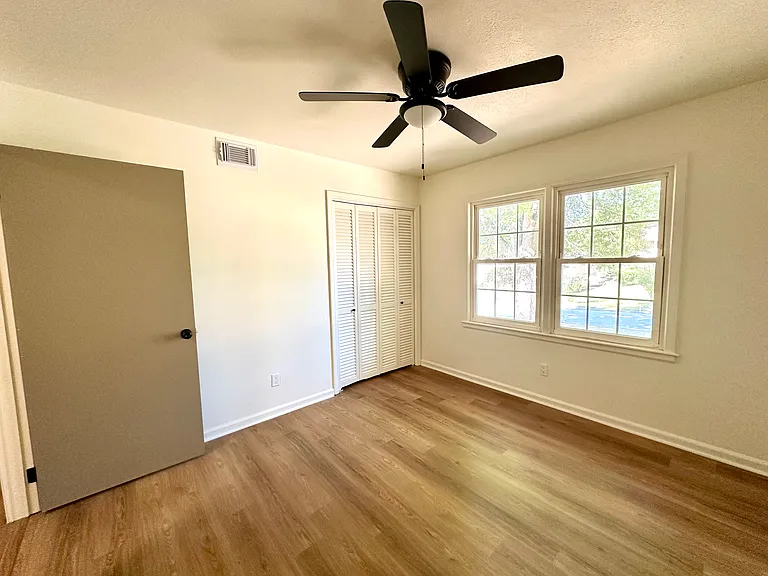 352 Henson Dr — Photo 42