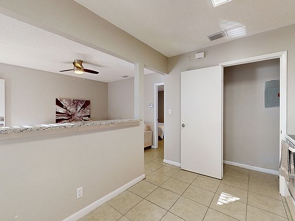 4th image of 5424 101st St Unit 2