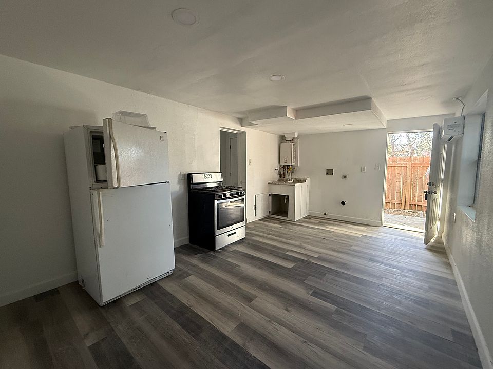 1st image of 231 E Lubbock St #2