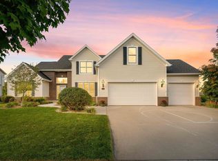 3514 Armstrong Dr, Bloomington, IL