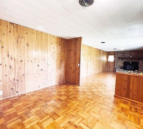 2nd image of 148 4th Ave E