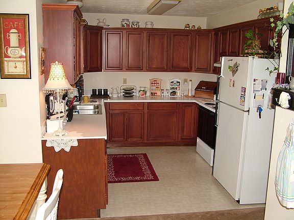 2nd image of 3789 White Pine Dr