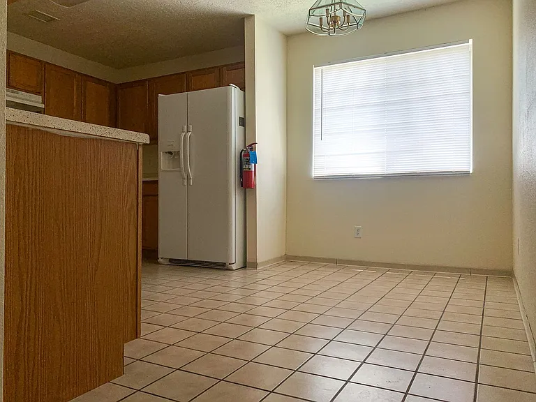 924 Valencia Dr SE — Photo 61