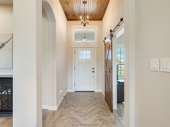 4th image of 4280 Foxtail Ct