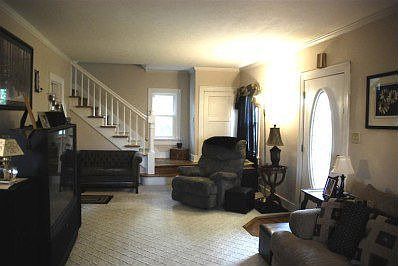 3rd image of 30 W Greenview Dr