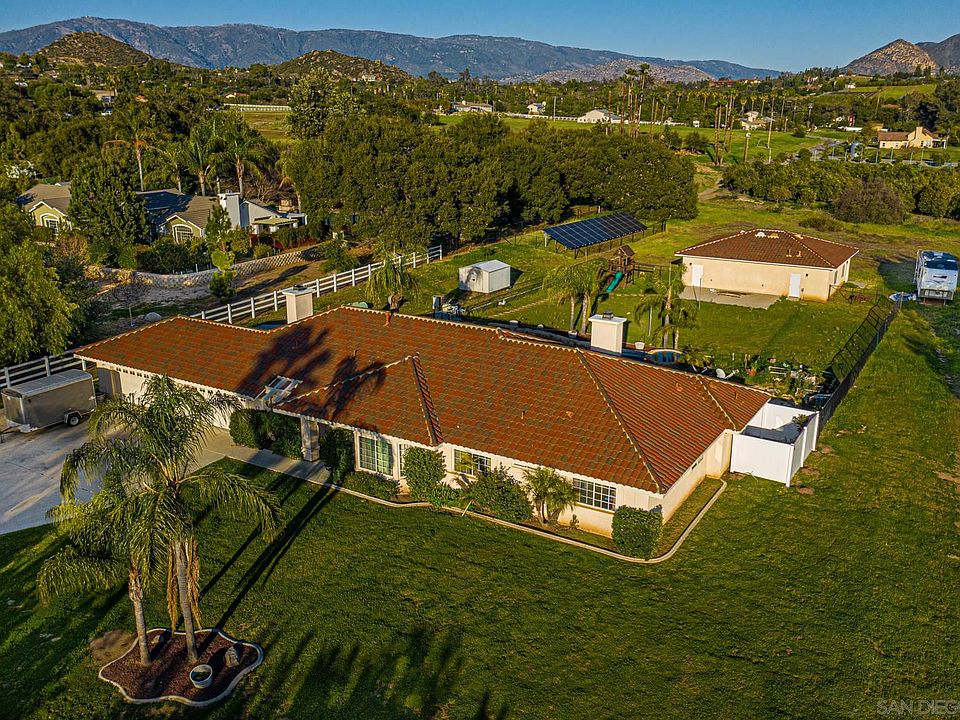 2nd image of 29051 Fruitvale Ln