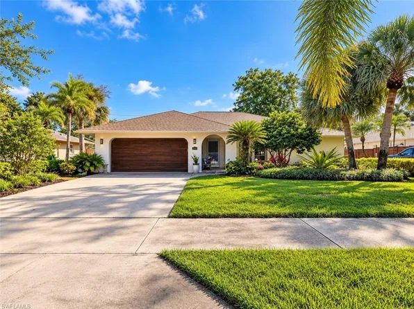 2346 River Reach DR, NAPLES, FL 34104