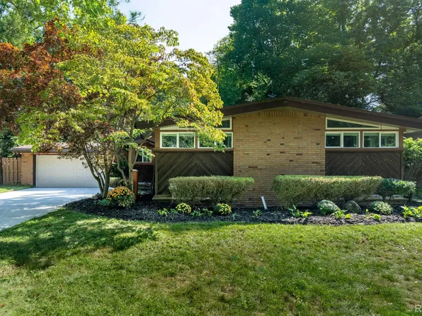 1328 Wrenwood Dr, Troy, MI 48084