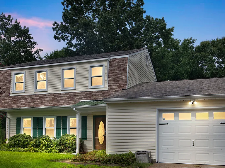 302 Lampros Ct — Photo 1