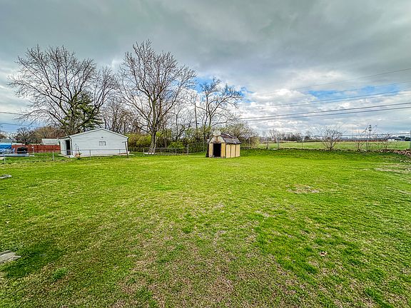 4th image of 2093 New Haven Dr