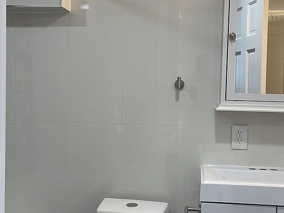 5th image of 131 Beach 121st St #F
