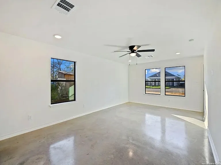543 Delmar St #101 — Photo 8