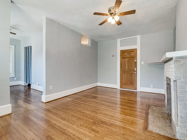 5211 Worth St #6 — Photo 7