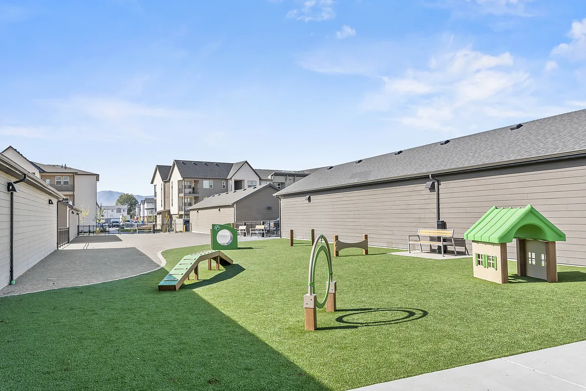Building Photo - The Kelton Apartments