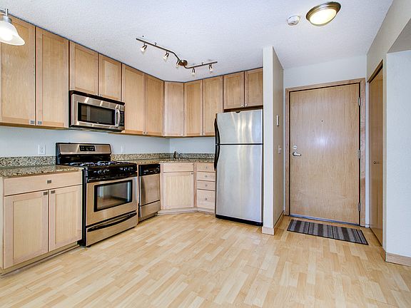 4th image of 2530 1st Ave S APT 102