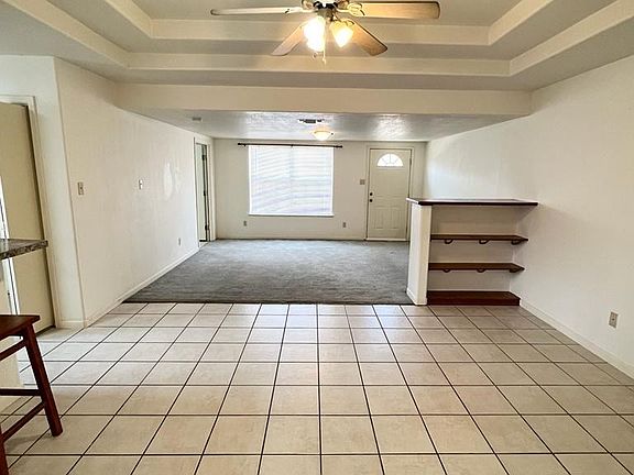 4th image of 2090 La Jolla St
