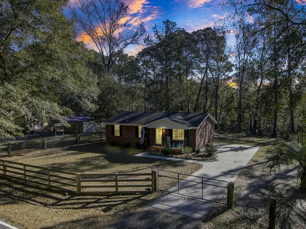 5767 Martin St, Ravenel, SC 29470