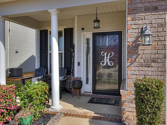 5th image of 762 Edenberry Street