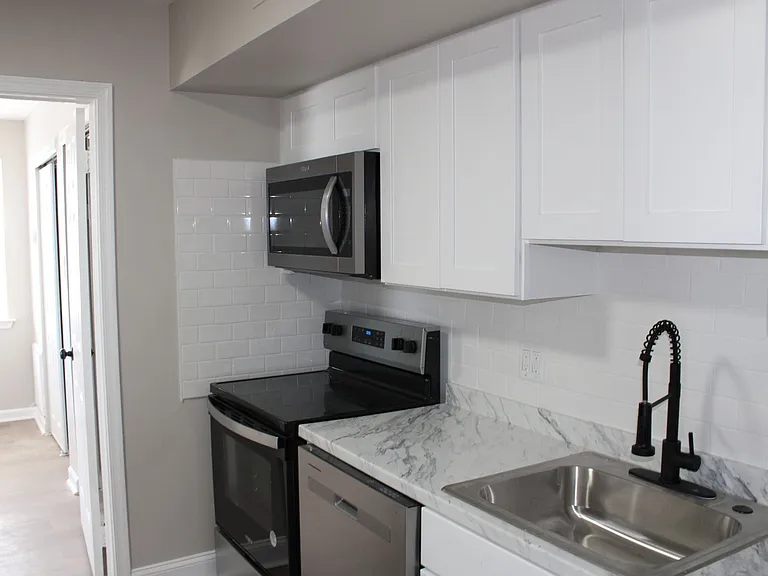 1533 Baltimore Ave — Photo 1