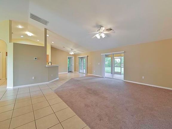 3rd image of 1023 N Gator Cir