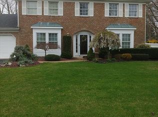 25 Timber Ridge Dr, Commack, NY 11725