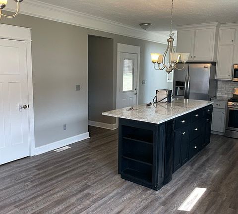 4th image of 135 Jabez Dr