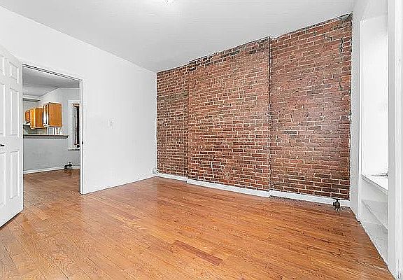 3rd image of 308 W 49th St APT 15