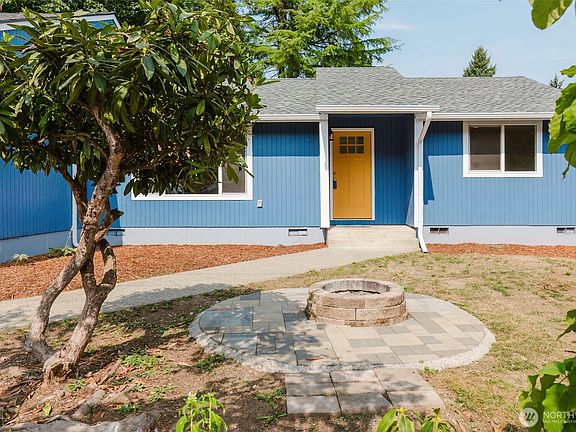 3rd image of 2119 Lake Blvd