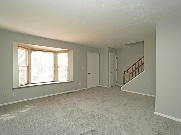 4th image of 3448 Sunbury Ln