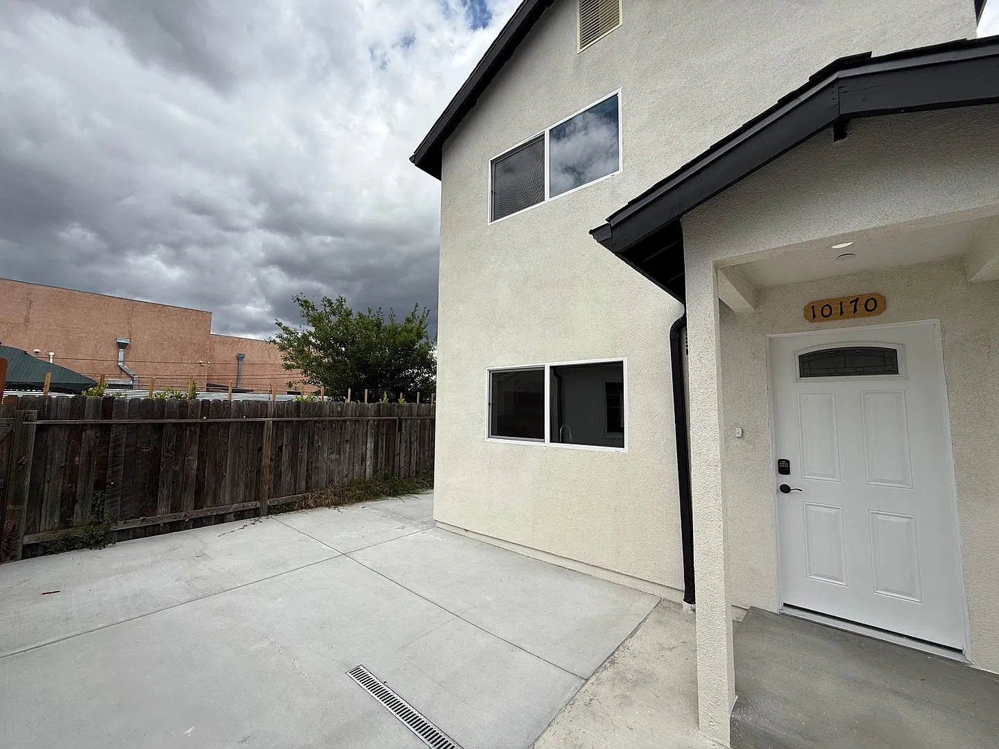 Stunning, Newly Remodeled 3 Bedroom, 2 Bath — Photo 1