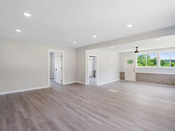 4th image of 332 Peach Ave