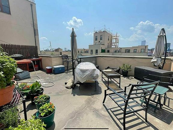 2nd image of 190 E 7th St APT 709