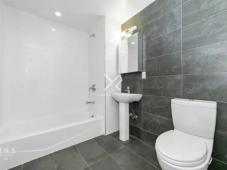 39 E 21st St #2D — Photo 6