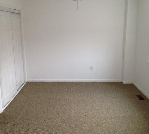 4th image of 533 S 17th St Floor 2