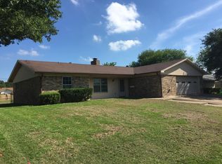 225 Laredo Dr, Hewitt, TX 76643