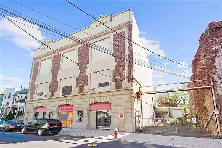 1st image of 520 Palisade Ave