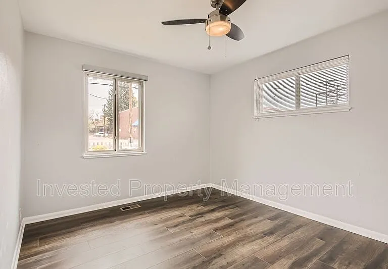2442 S Corona St — Photo 6