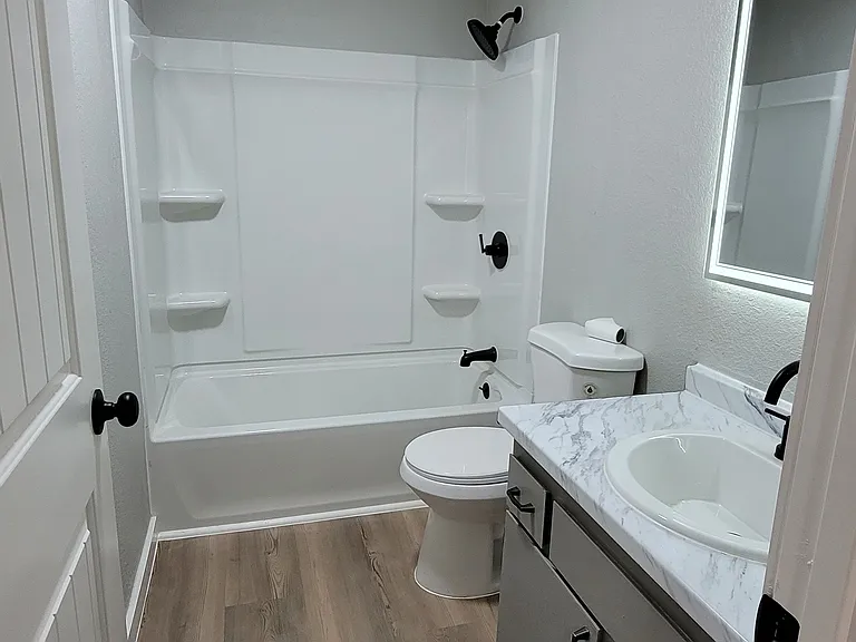 580 Manor Way — Photo 3