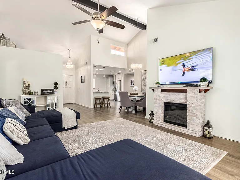 311 E Pinon Way — Photo 9