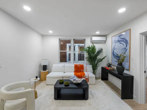 336a Danforth Avenue image 8 of 27