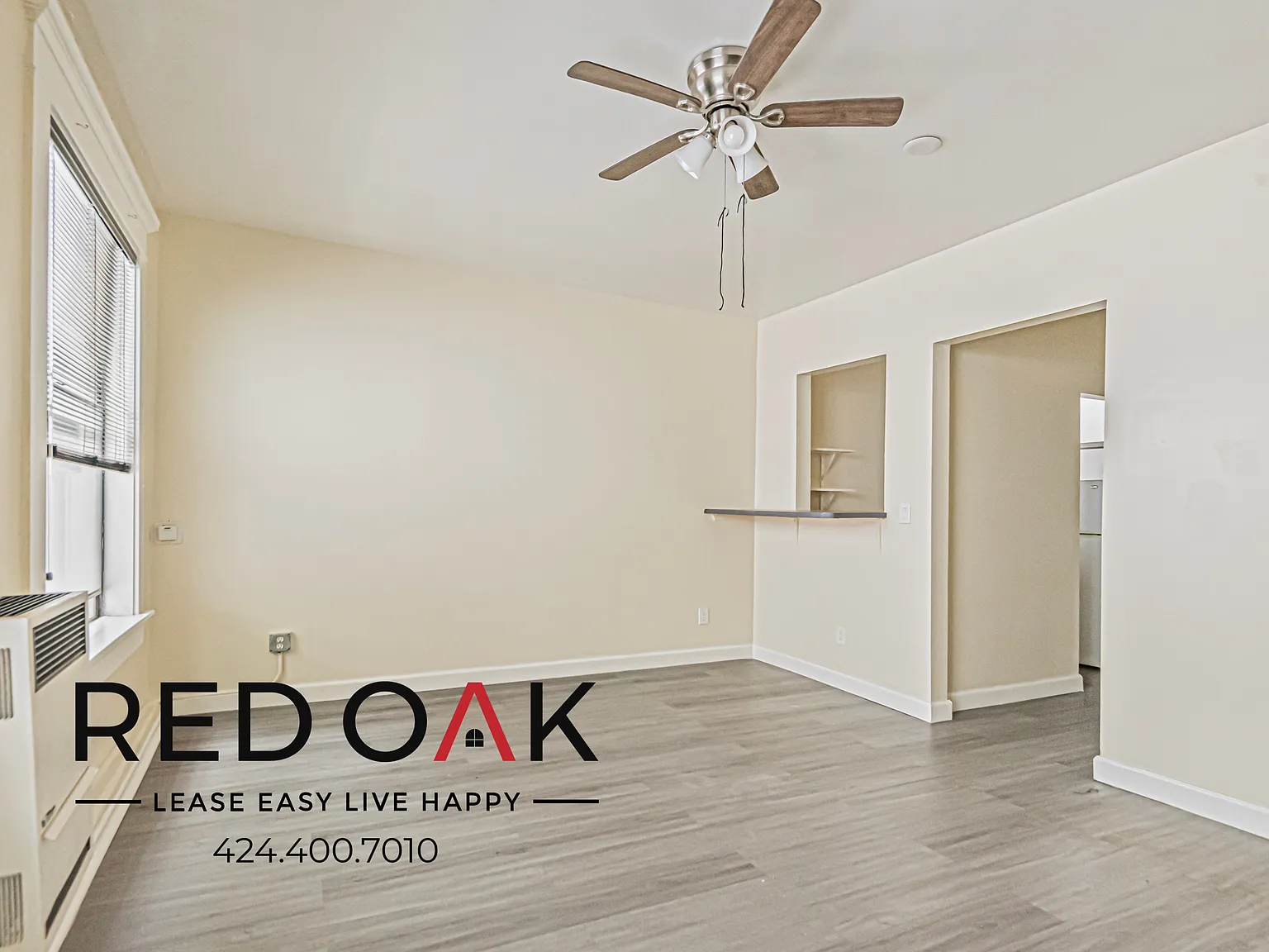 ~2 Weeks FREE~ Cozy and Inviting Studio with Lots of Natural Light and On-Site Laundry ~ In Prime... — Photo 4