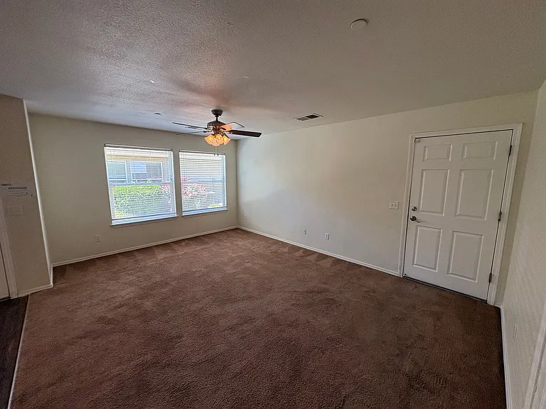 2111 Bella Oaks Dr — Photo 13