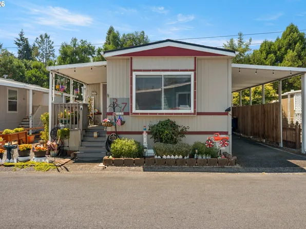 13640 SE Highway 212 Unit 37, Clackamas, OR 97015