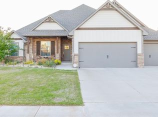 801 Bison Crossing Dr, Yukon, OK 73099