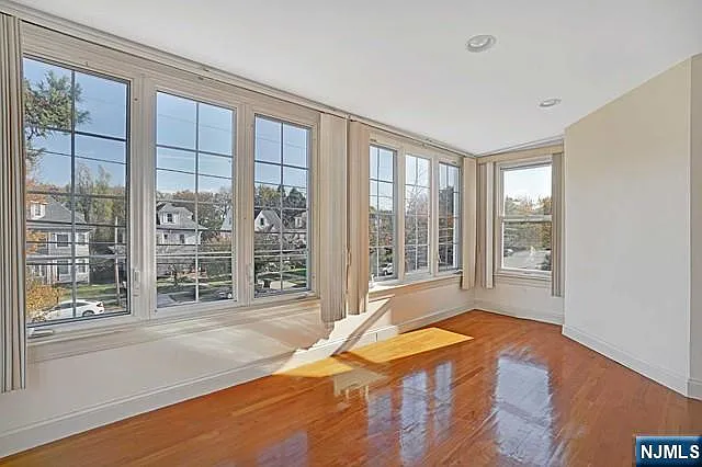 164 Orient Way — Photo 11
