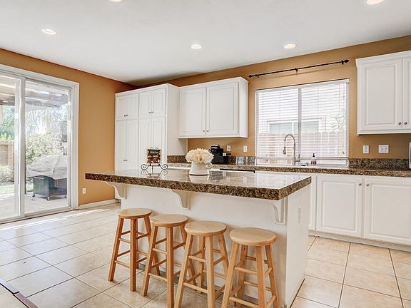 4th image of 1710 River Oaks Cir