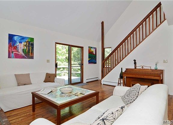 3rd image of 710 Shepard Dr