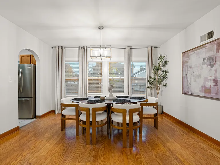 205 W Quincy St — Photo 3